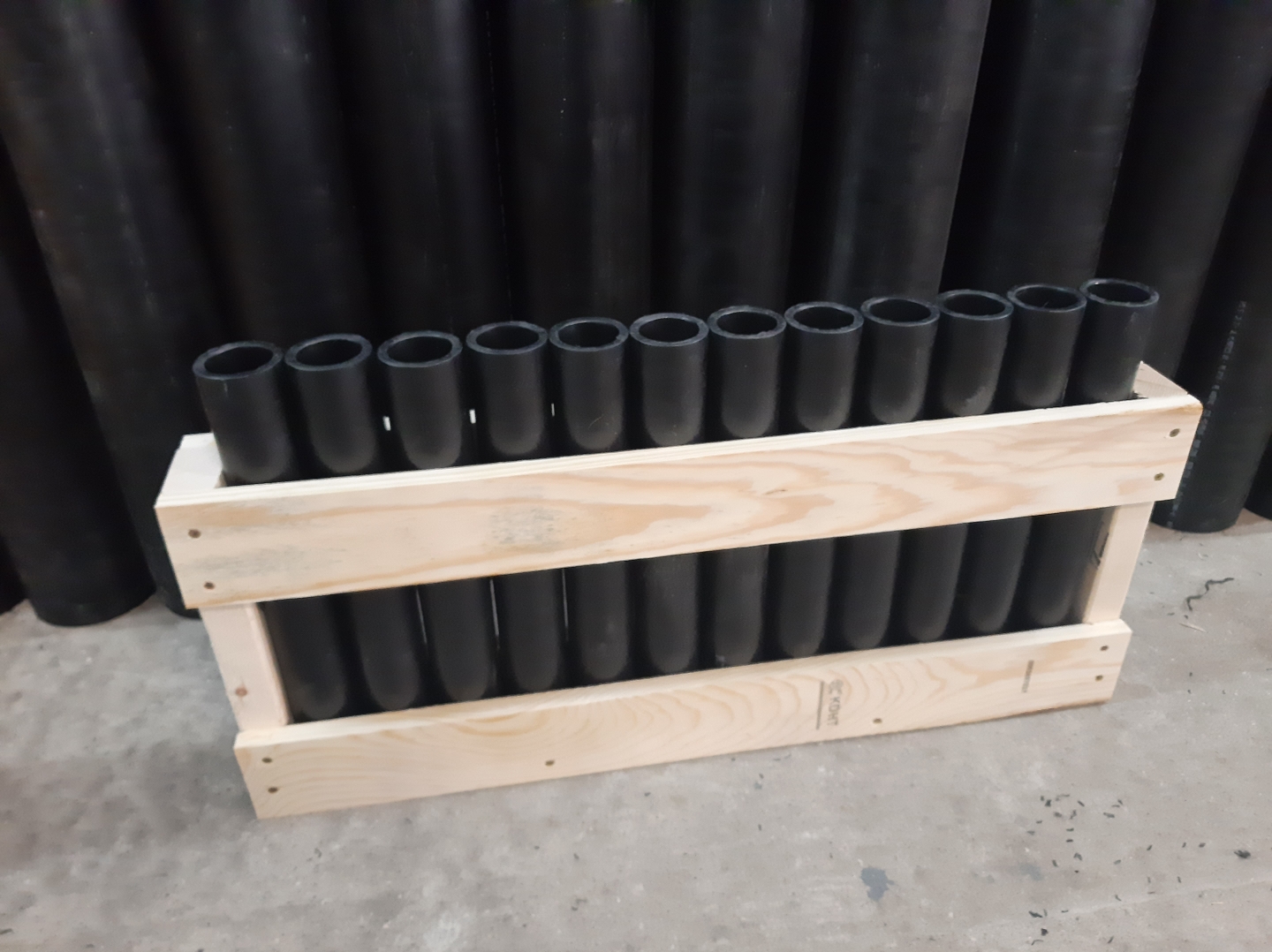 1.81 consumer racks. 12 shots. <br>15" tubes