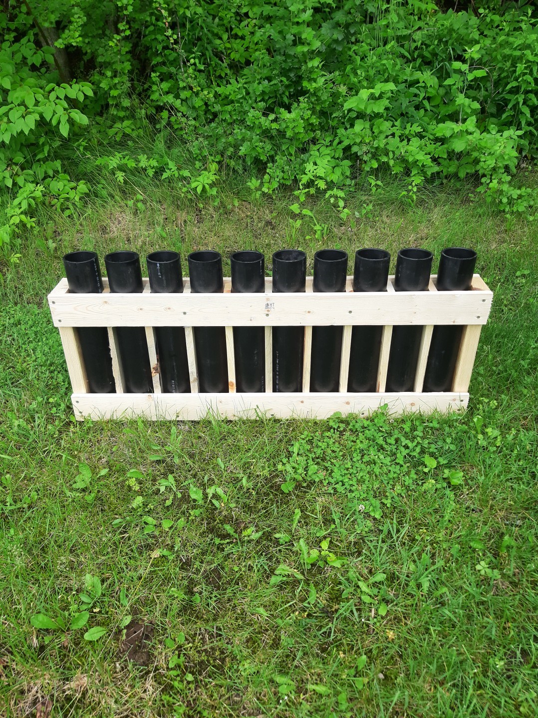 3" rack with 10 tubes, 18" long.<br> 3/4" divider between each tube